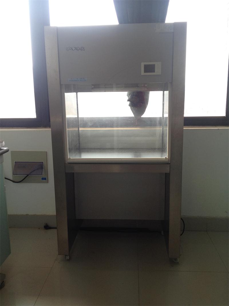 單人凈化工作臺(tái)